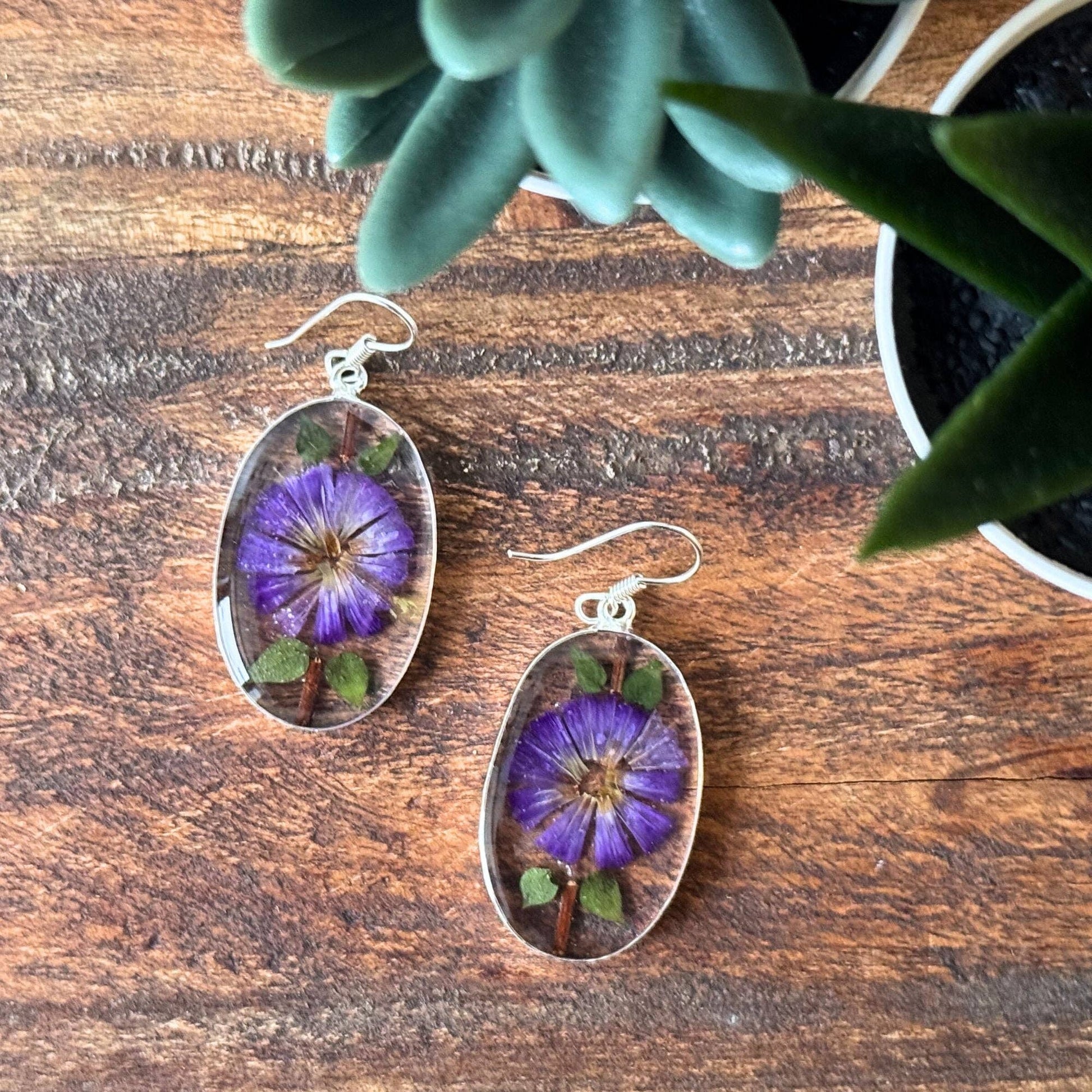 Alpaca Silver Oval with Purple Pressed Flower Dangle Earrings - Recetas Fair Trade