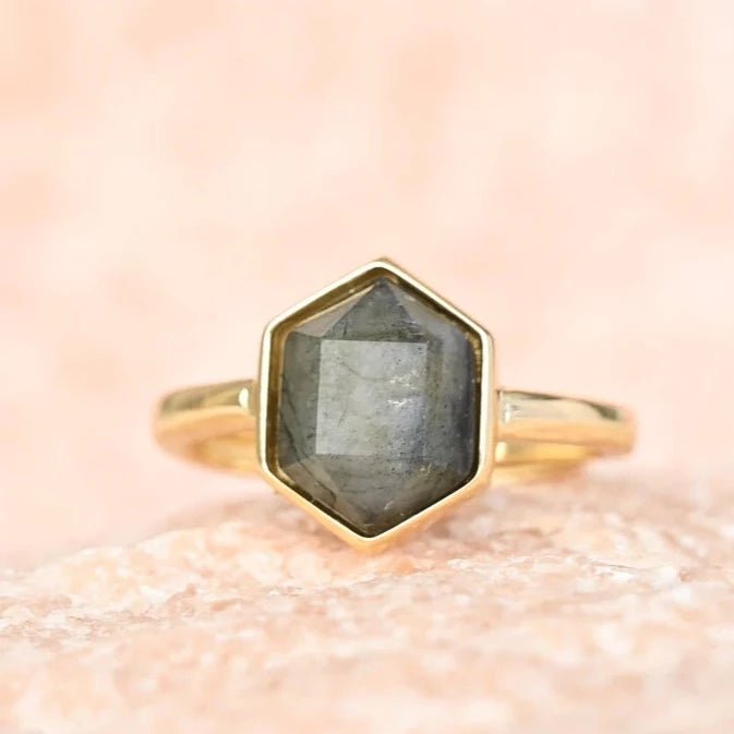 Daydreamer Labradorite Ring - Recetas Fair Trade