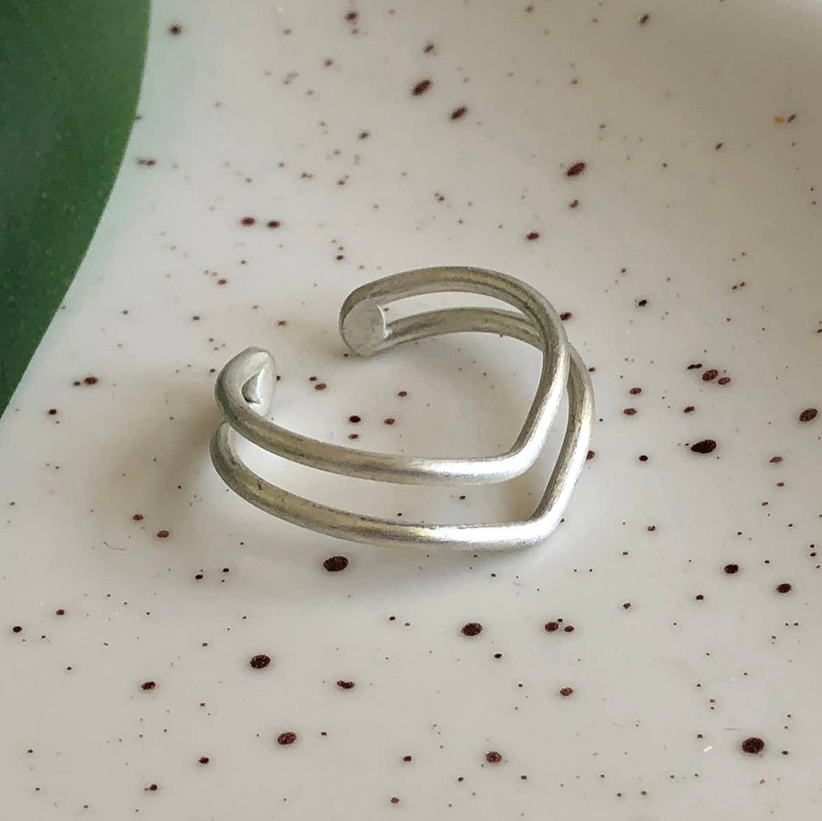 Double V Ring - Silver - Recetas Fair Trade
