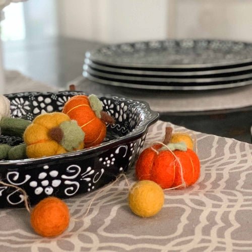 Encantada Handmade Pottery Serving Dish, Black & White - Recetas Fair Trade