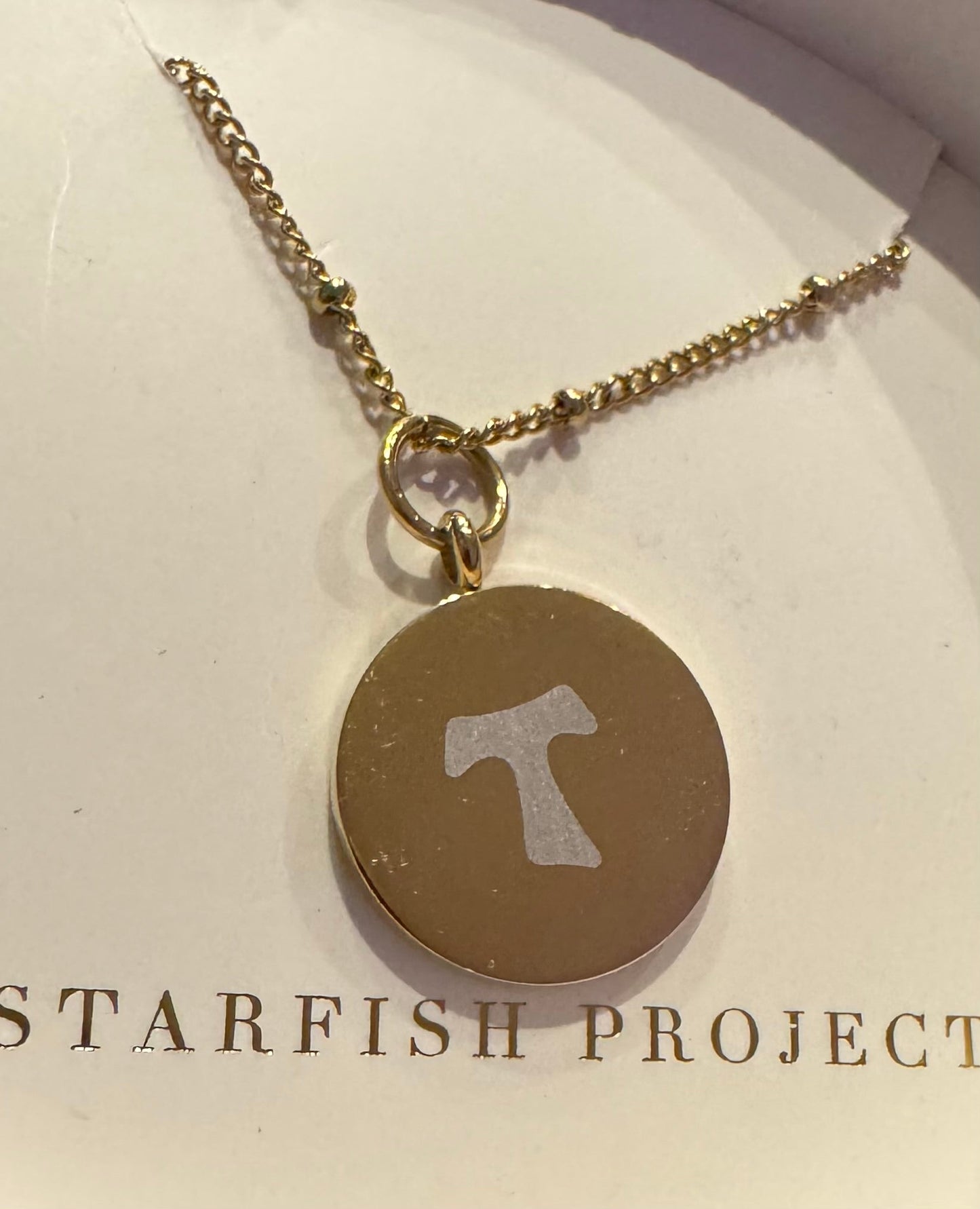 Engraved Round Pendant Gold Necklace - Recetas Fair Trade
