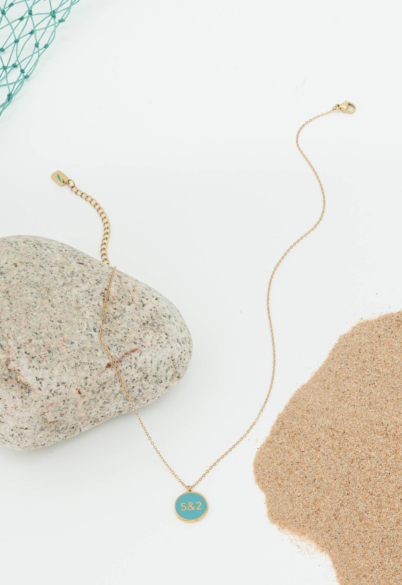 Hebrew 5 & 2 Necklace Gold - Recetas Fair Trade