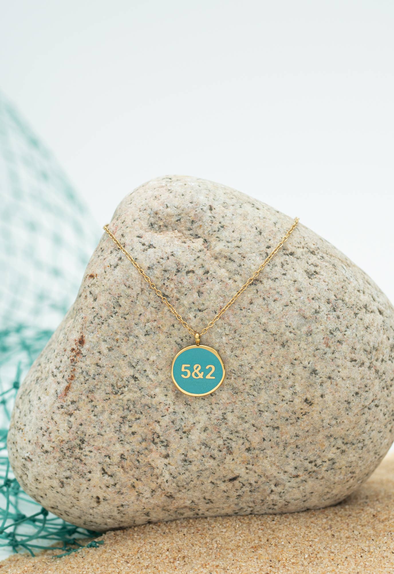 Hebrew 5 & 2 Necklace Gold - Recetas Fair Trade