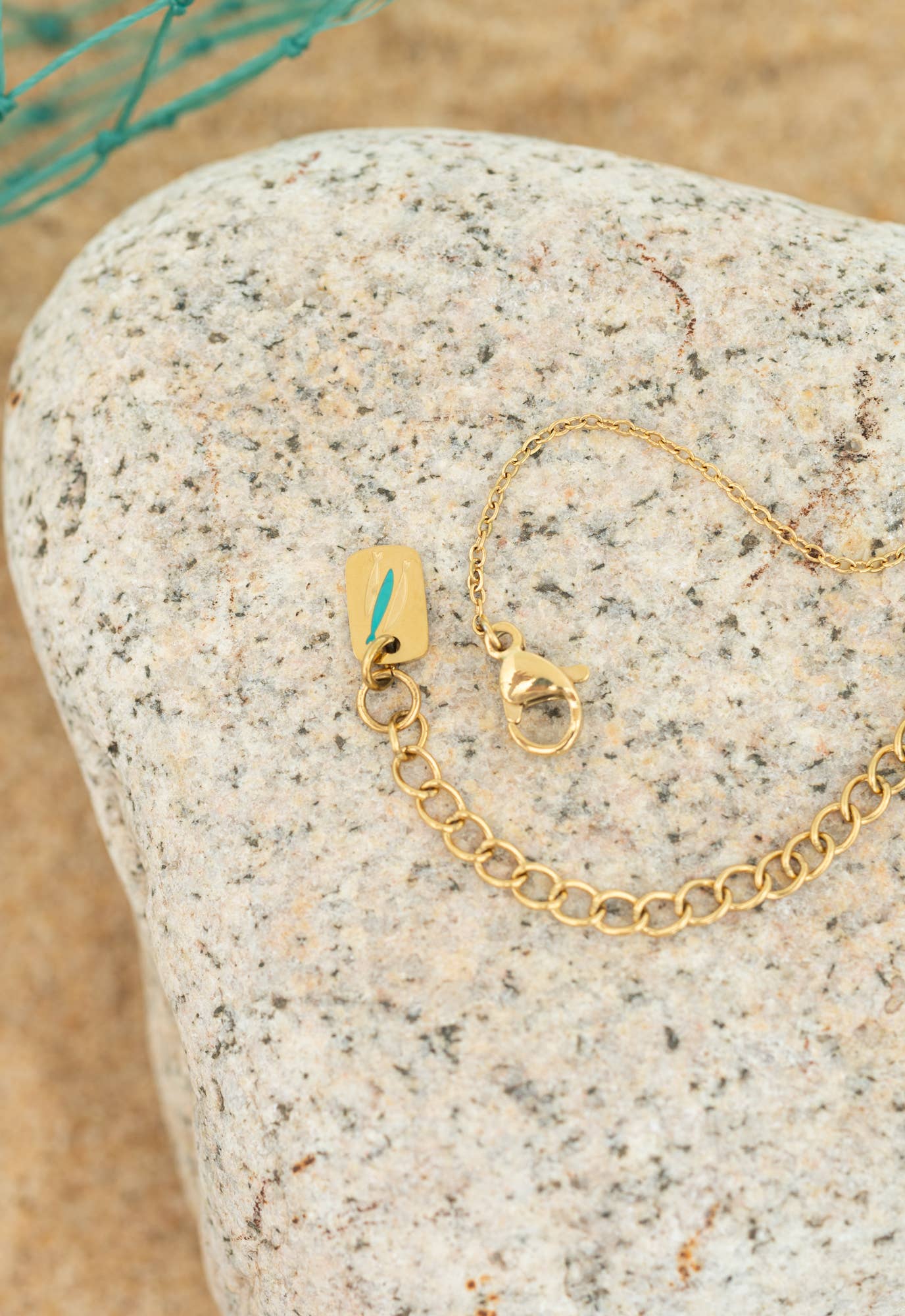Hebrew 5 & 2 Necklace Gold - Recetas Fair Trade