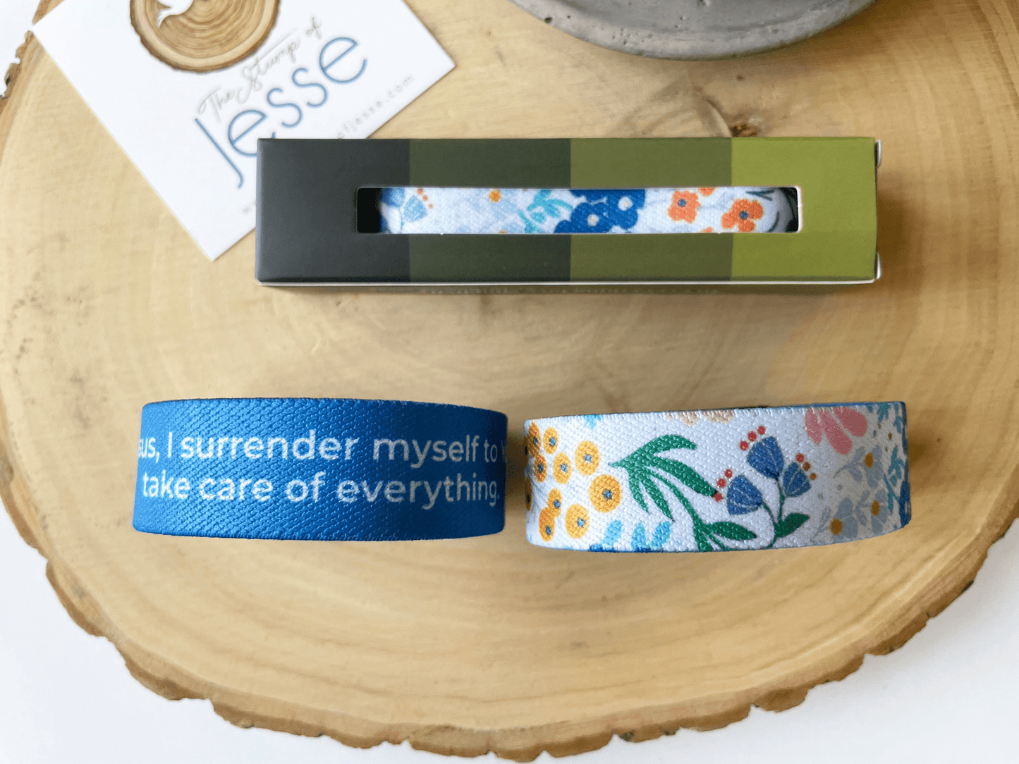 Jesus, I Surrender Myself to You Reversible Bracelet - Recetas Fair Trade