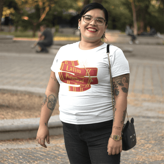 Latina Potterhead Gryffindor Tee - Recetas Fair Trade