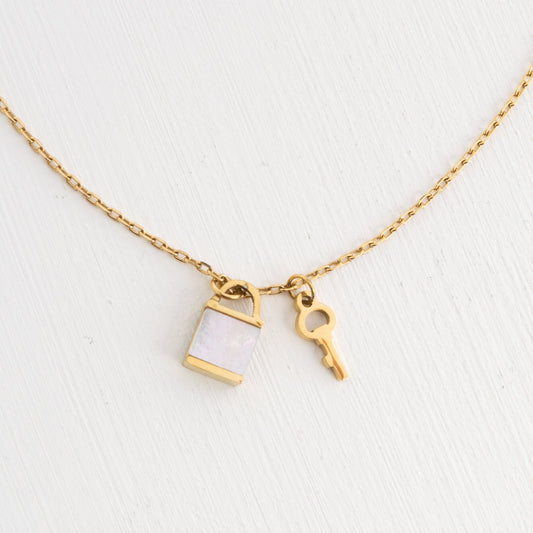 Lock and Key Mother of Pearl Necklace - Recetas Fair Trade