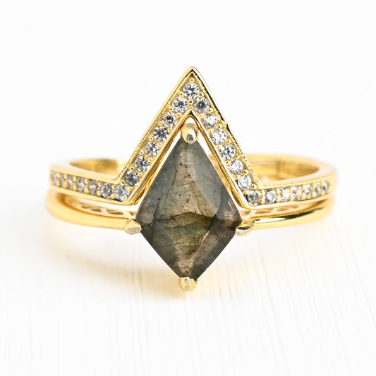 Perfectly-Paired Labradorite and Gold Ring Set - Recetas Fair Trade