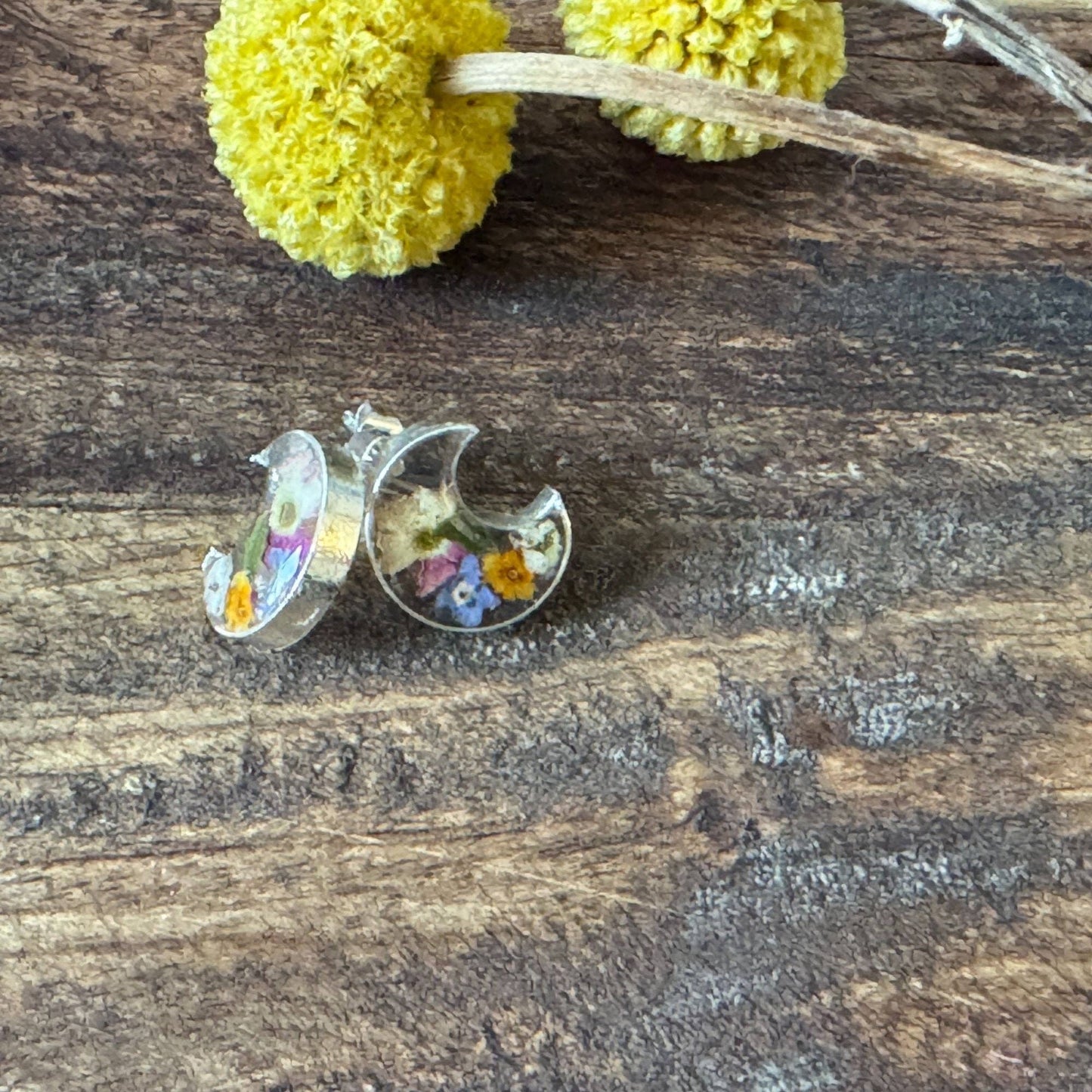 Pressed Flower Crescent Stud Earrings - Recetas Fair Trade