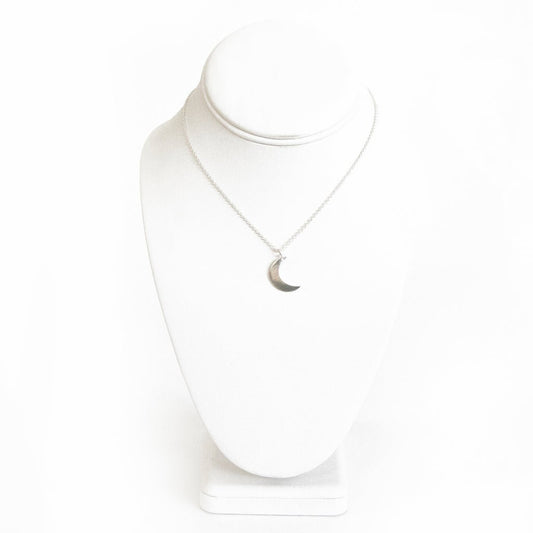 Silverpolished Crescent Moon Necklace - Recetas Fair Trade