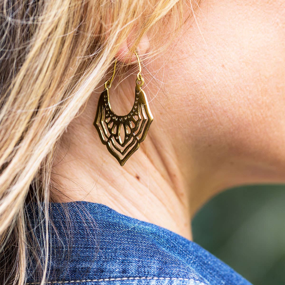 Tanvi Collection Earrings - Gold Openwork Petal - Recetas Fair Trade