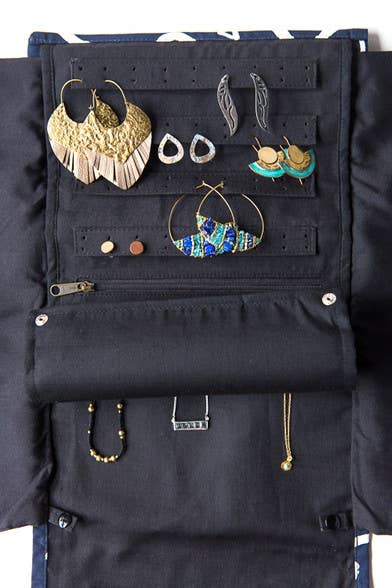 Wayfarer Jewelry Roll Travel Case - Black Matchstick - Recetas Fair Trade
