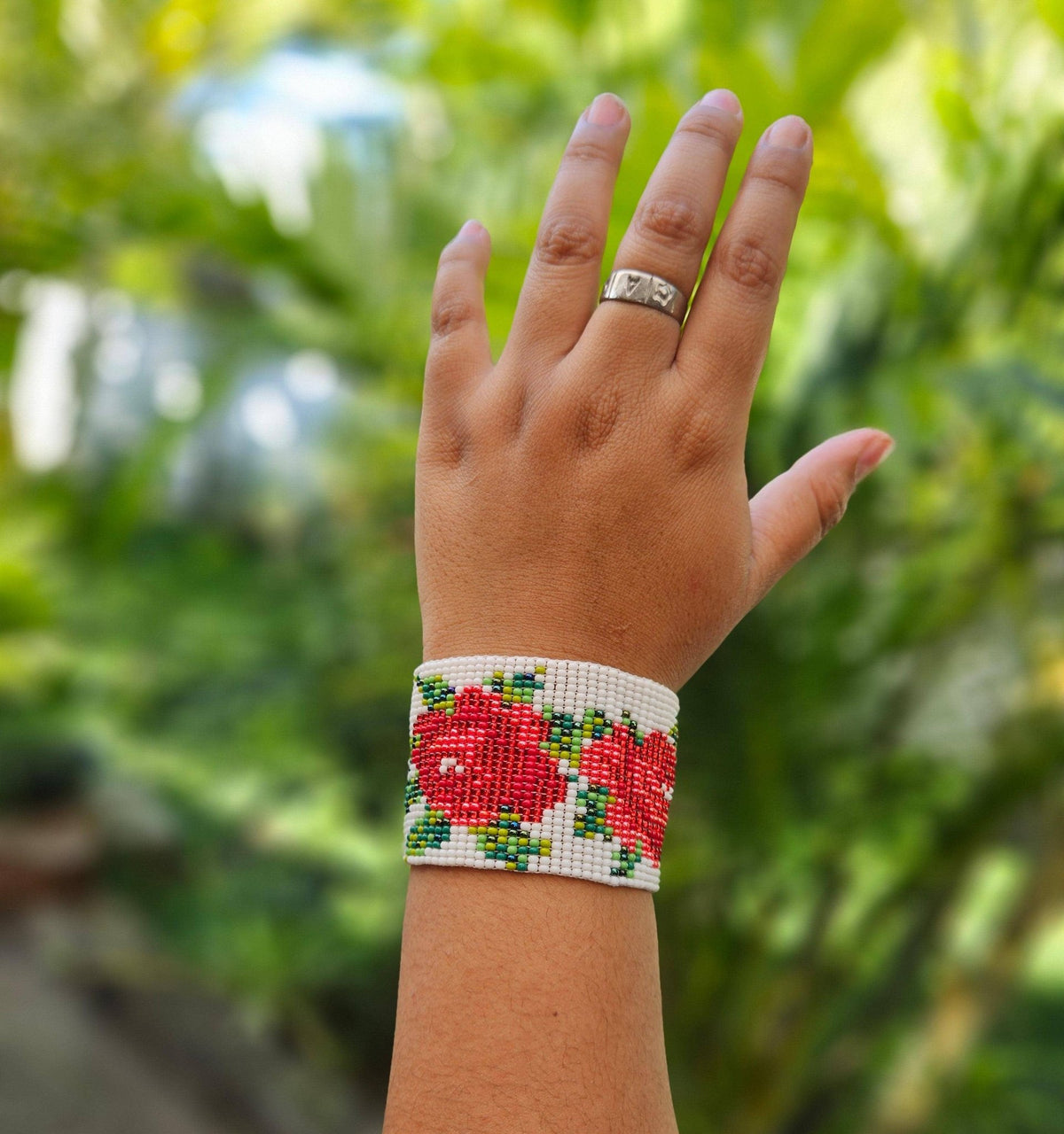 White Rose Bracelet - Recetas Fair Trade