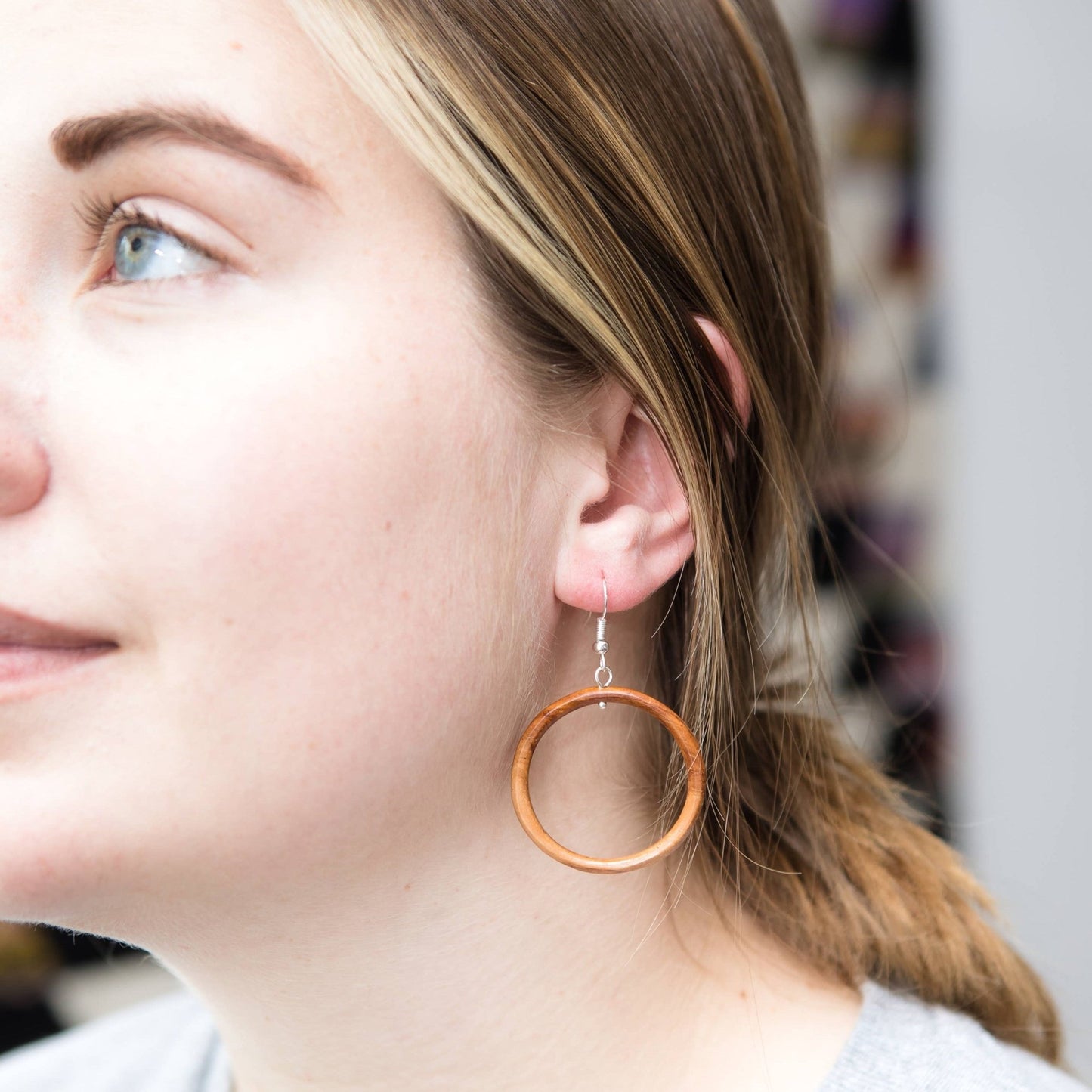 Wood Hoop Earrings - Recetas Fair Trade