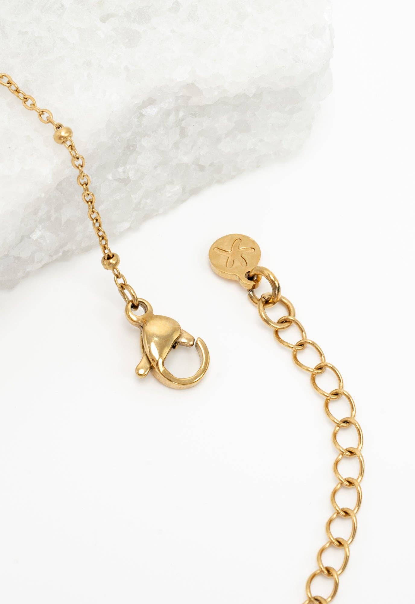 Act Justly Necklace in Gold - Recetas Fair Trade