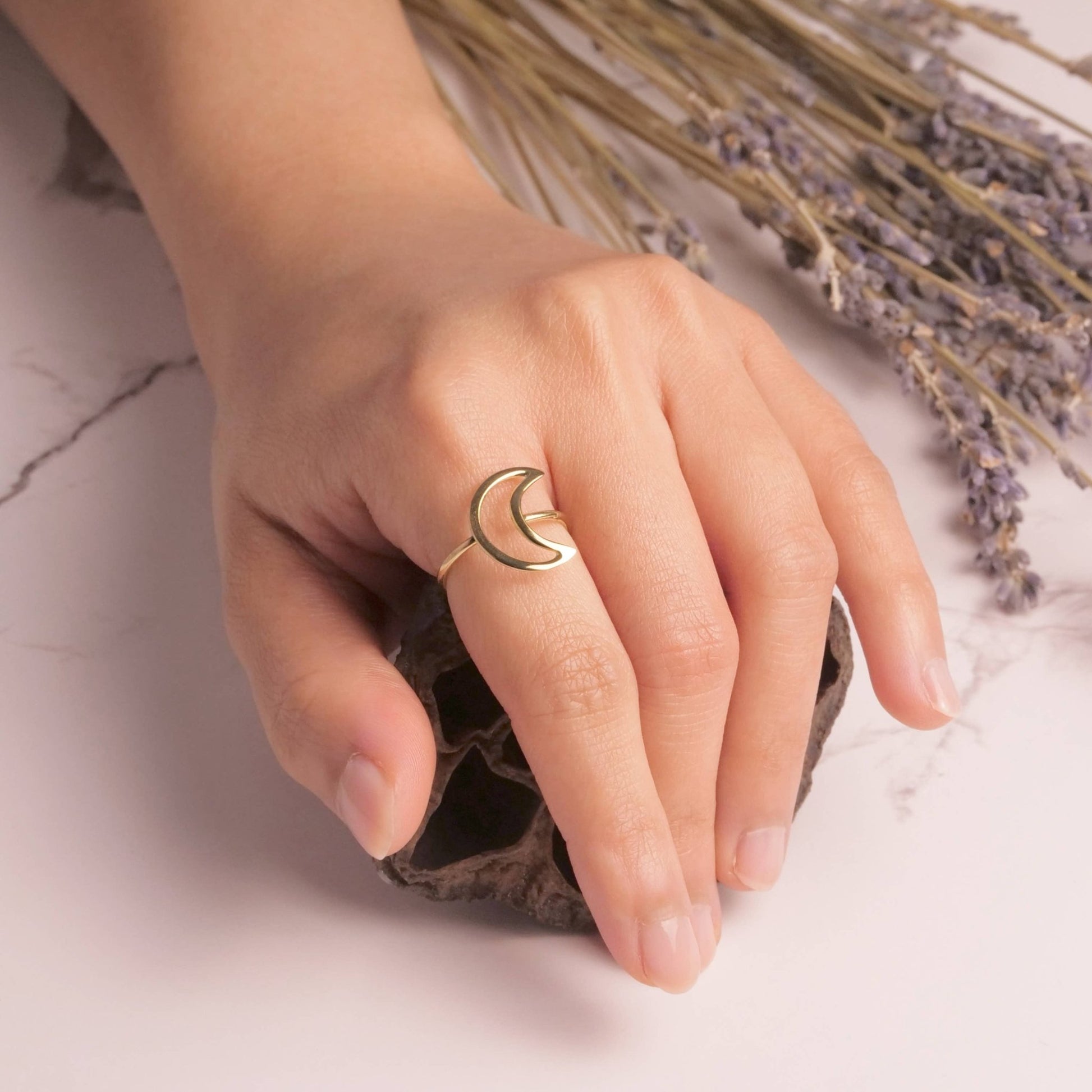 Brass Open Crescent Ring - Recetas Fair Trade