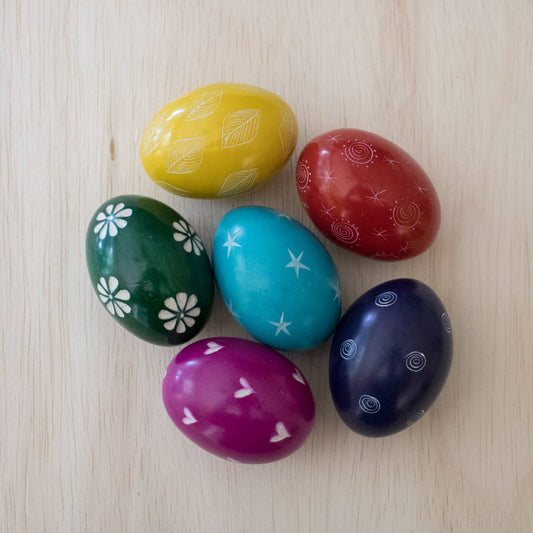Colorful Etched Eggs - Recetas Fair Trade
