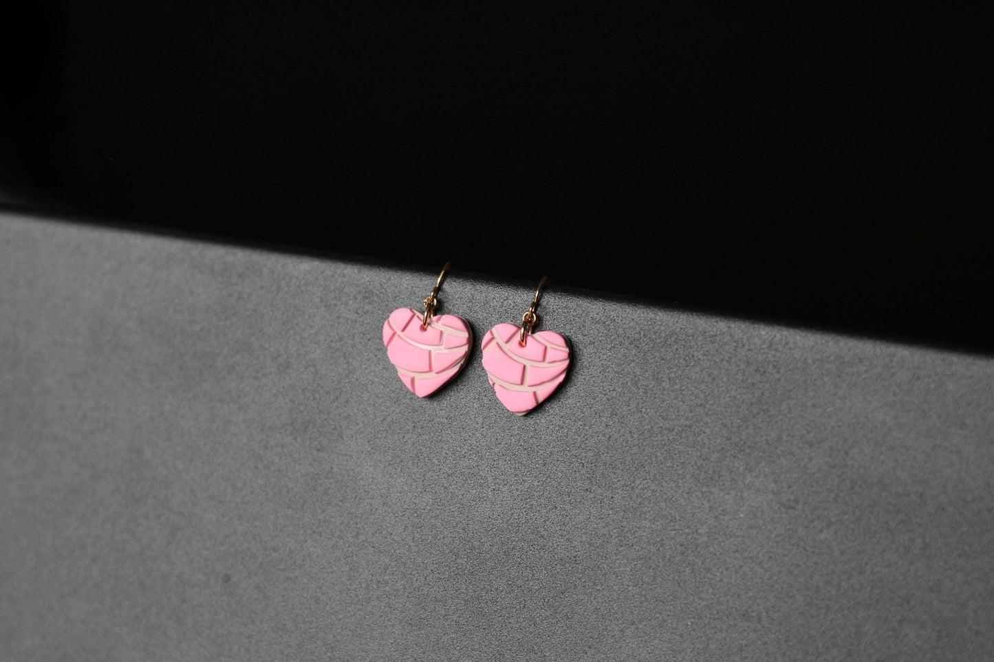 Concha Earrings for Women, Heart Earrings Dangle - Recetas Fair Trade