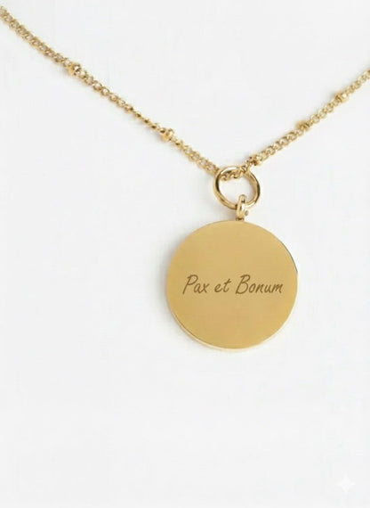 Engraved Round Pendant Gold Necklace - Recetas Fair Trade