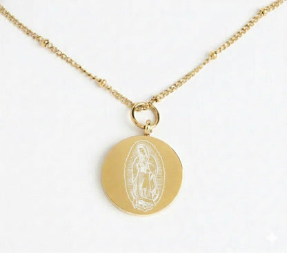 Engraved Round Pendant Gold Necklace - Recetas Fair Trade