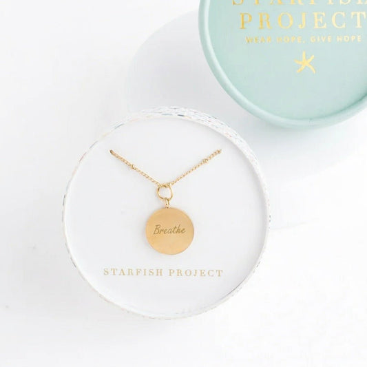 Engraved Round Pendant Gold Necklace - Recetas Fair Trade