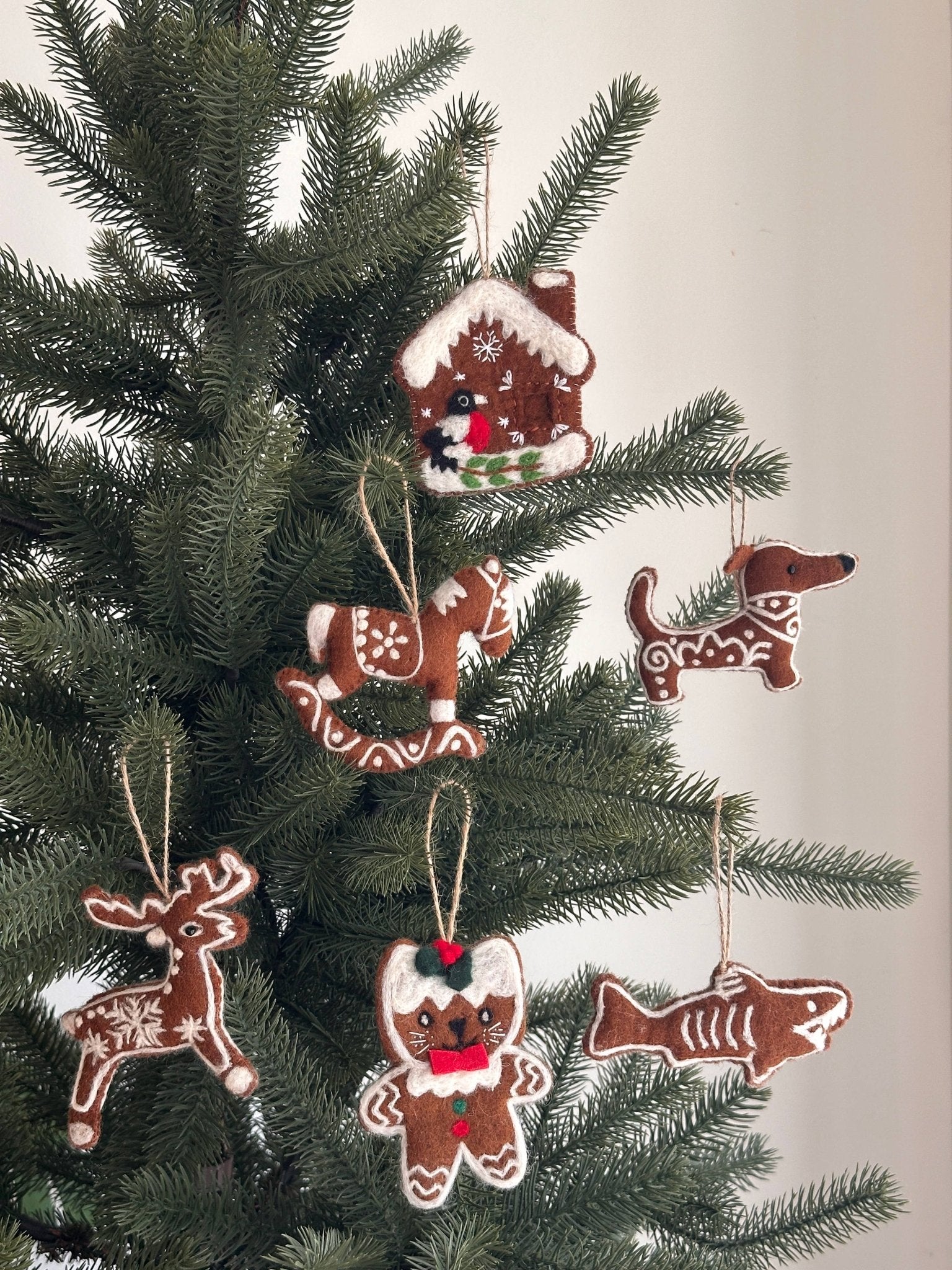 Felt Gingerbread Cat Ornament - Recetas Fair Trade