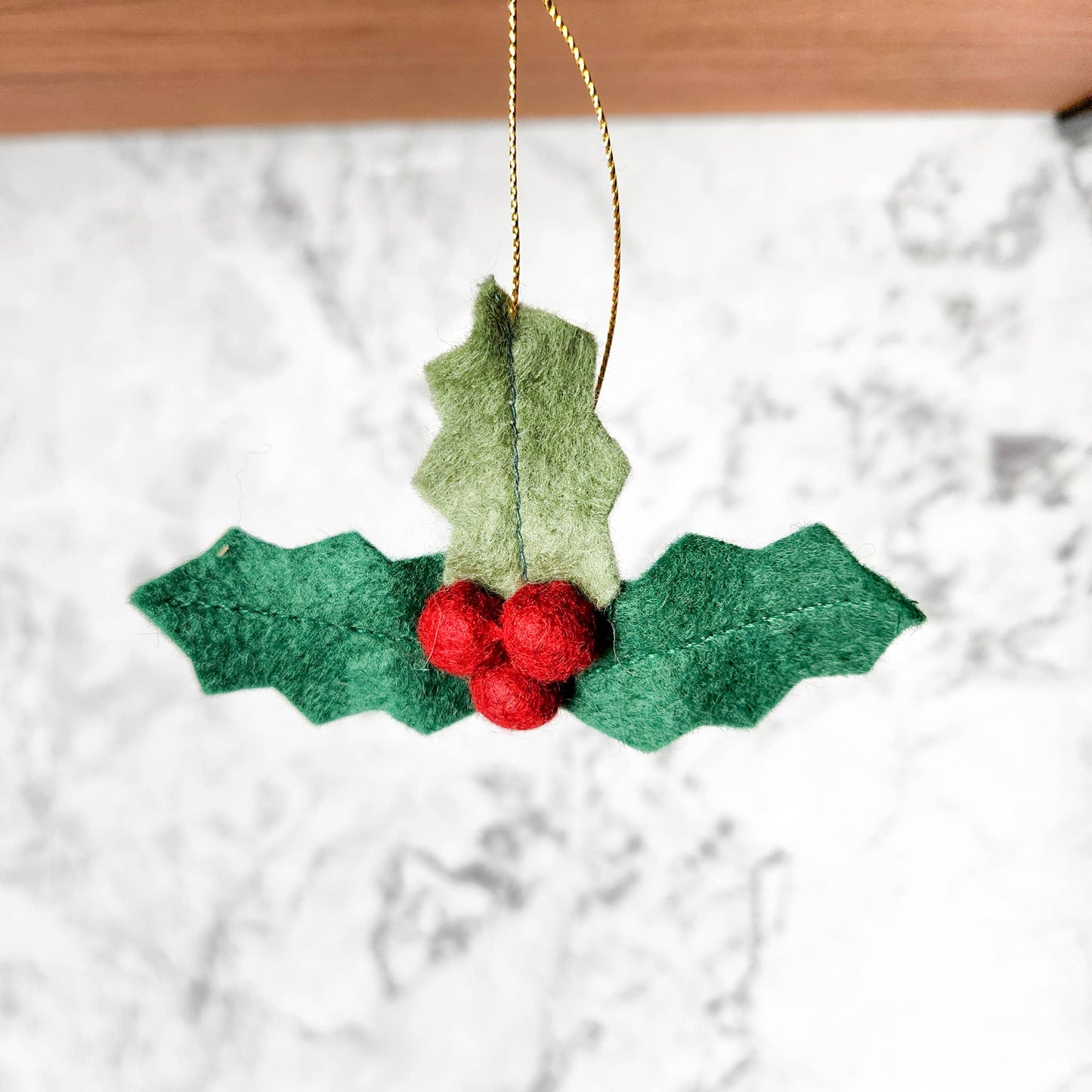 Felt Holly Ornament - Recetas Fair Trade