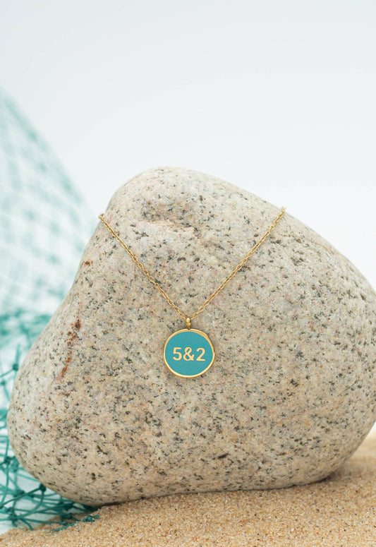 Hebrew 5 & 2 Necklace Gold - Recetas Fair Trade