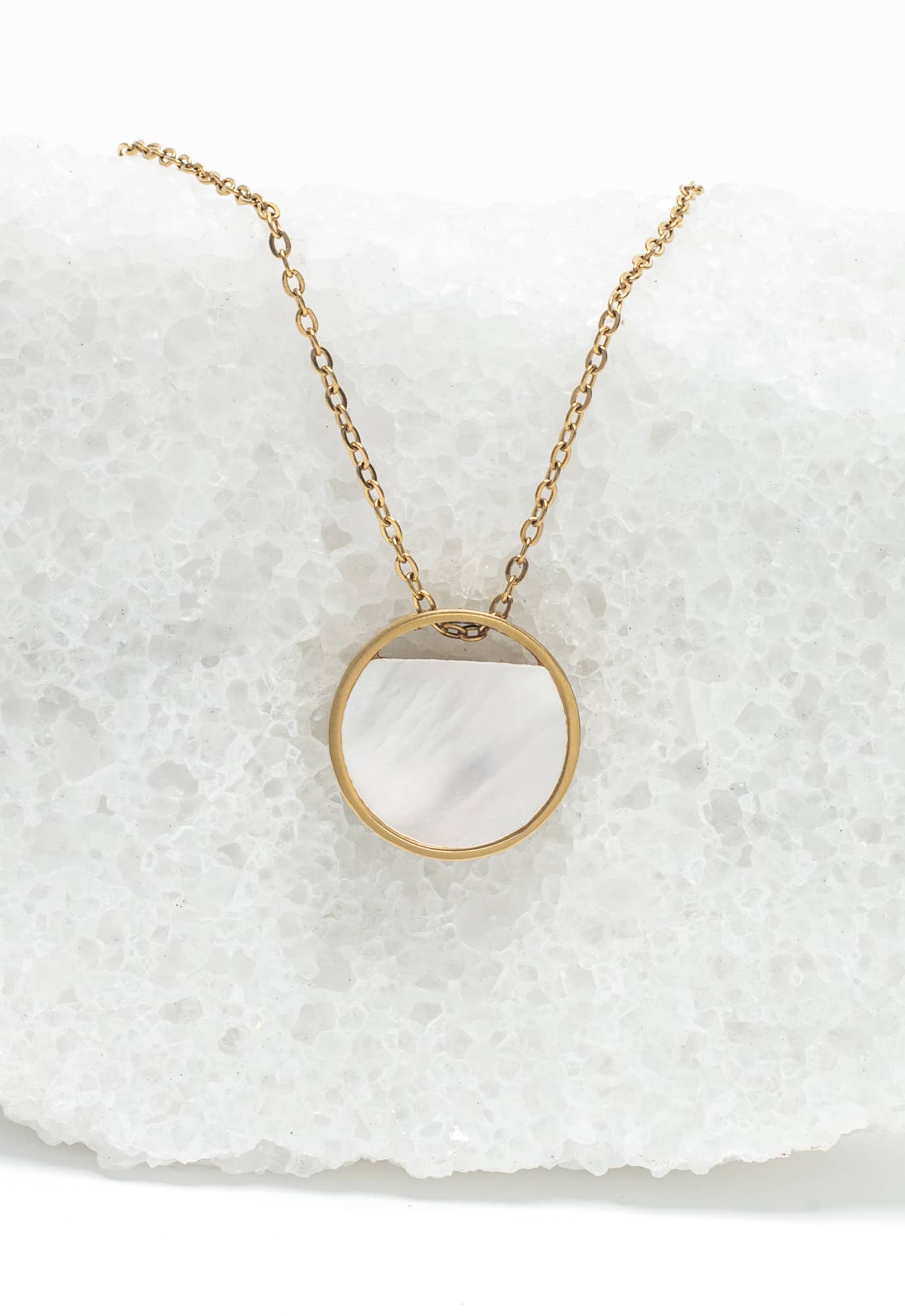 Iris Mother - of - Pearl Necklace - Recetas Fair Trade