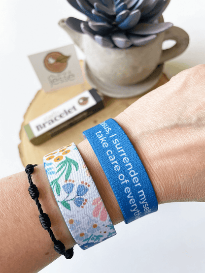 Jesus, I Surrender Myself to You Reversible Bracelet - Recetas Fair Trade