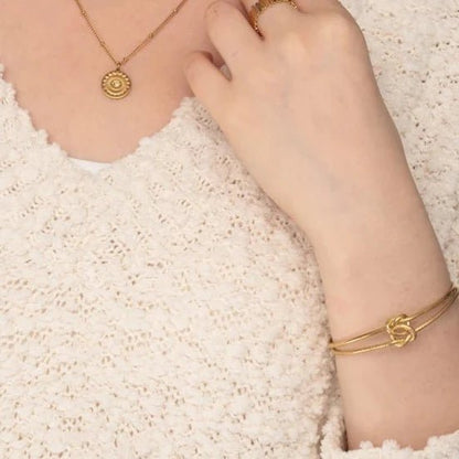 Knot Alone Gold Bracelet - Recetas Fair Trade