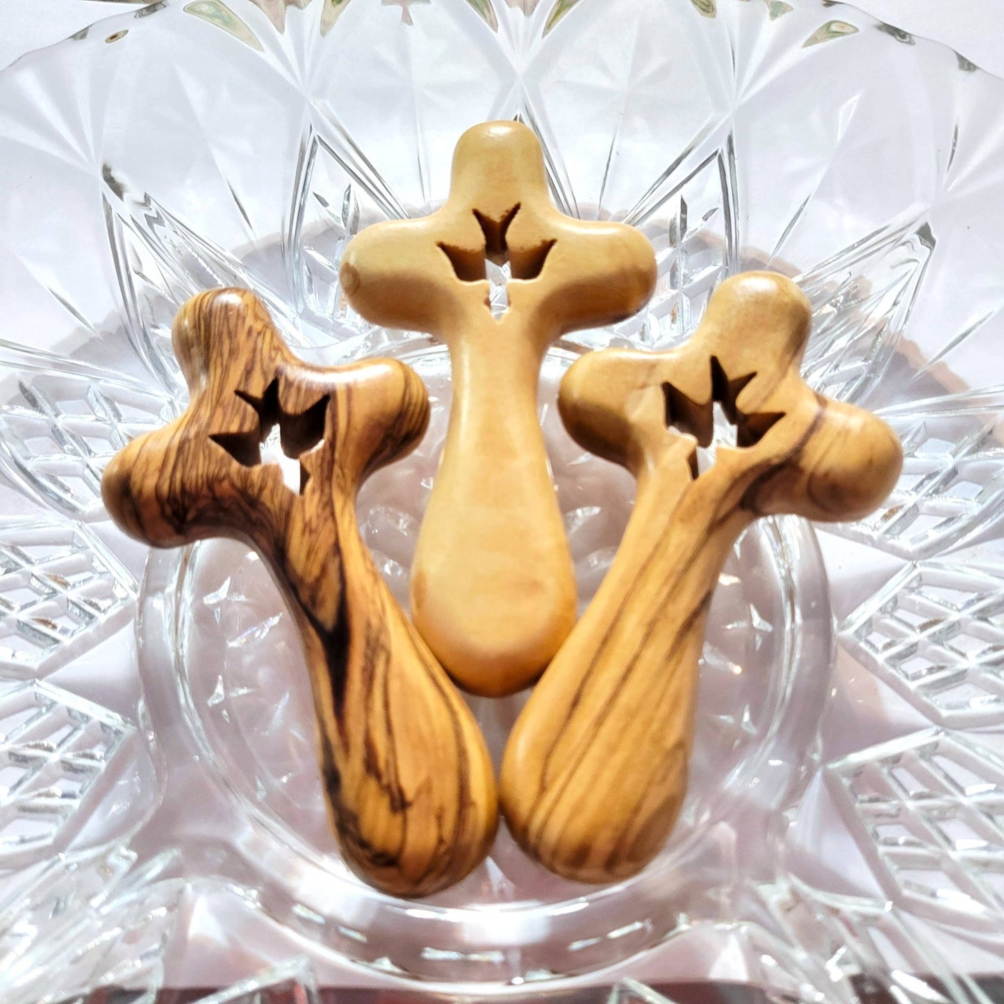 Mini Olive Wood Comfort Holding Cross with Dove - Recetas Fair Trade