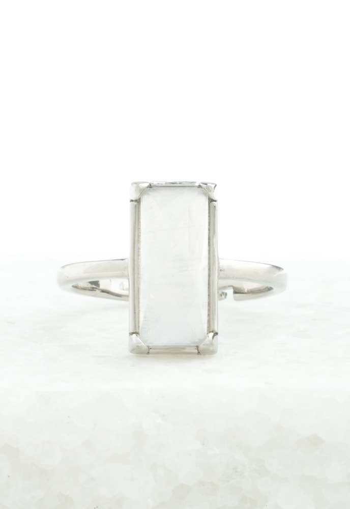 Moonlit Grace Ring in Silver & Moonstone - Recetas Fair Trade