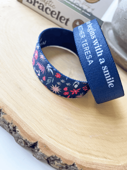 Mother Teresa Reversible Elastic Bracelet - Recetas Fair Trade