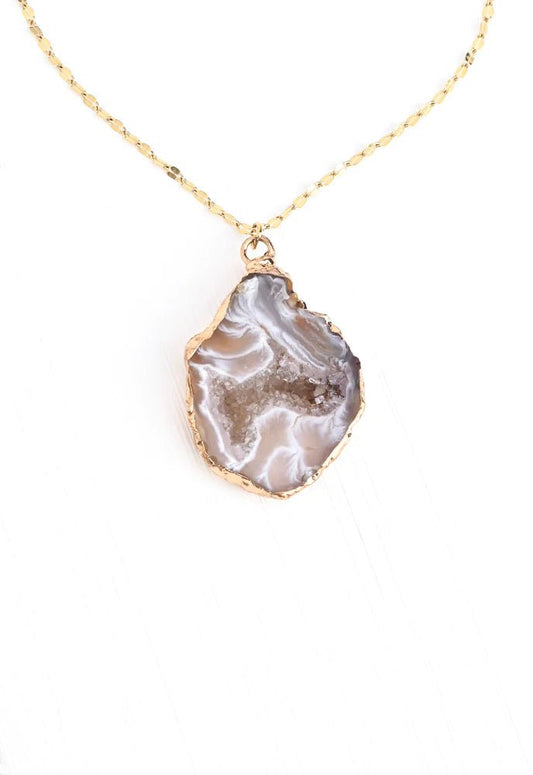 Natural Beauty Agate and Gold Necklace - Recetas Fair Trade
