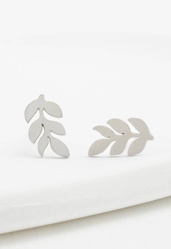 Rowen Leaf Stud Earrings - Recetas Fair Trade