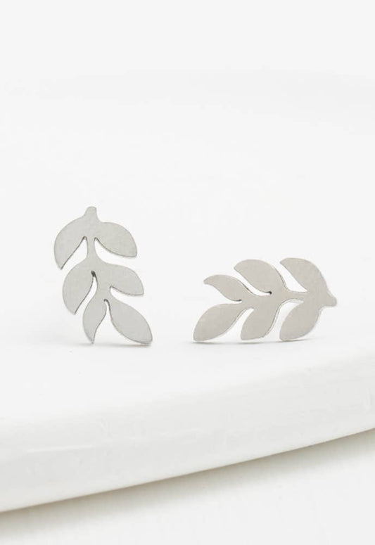 Rowen Leaf Stud Earrings - Recetas Fair Trade