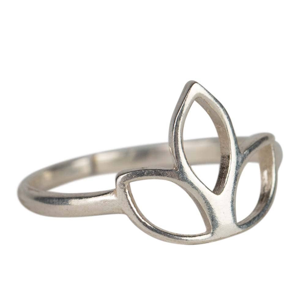 * Silvery Lotus Ring - Recetas Fair Trade