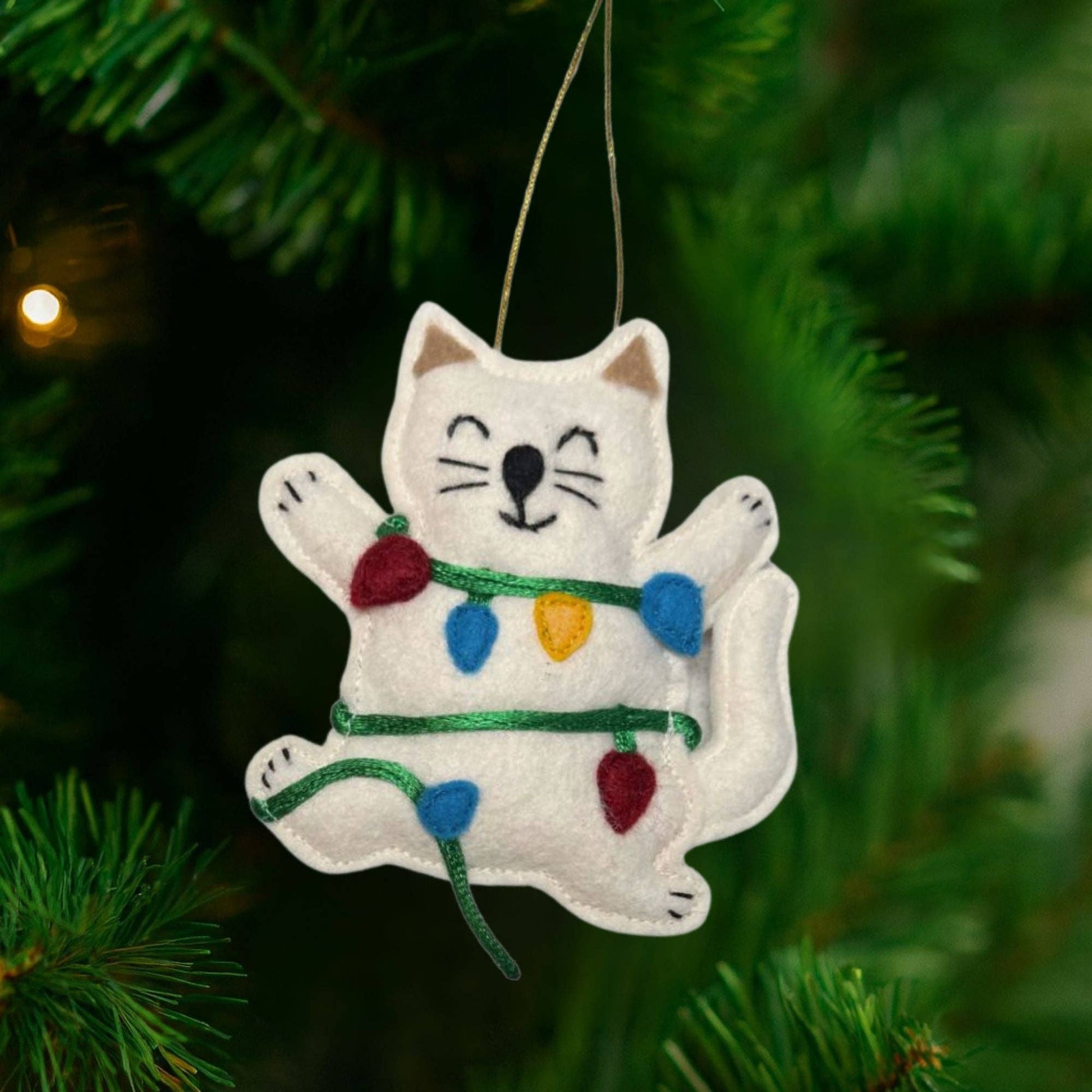 Tangled in Lights Cat Ornament - Recetas Fair Trade