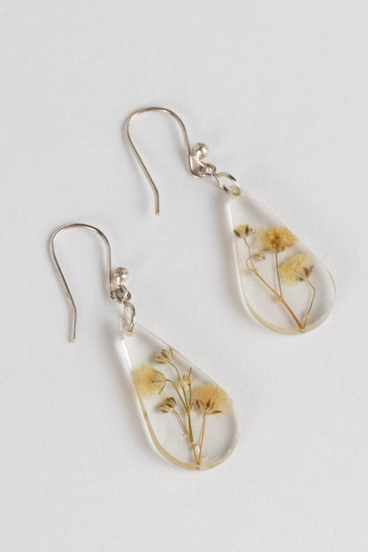 White Rain Flower Earrings - Recetas Fair Trade