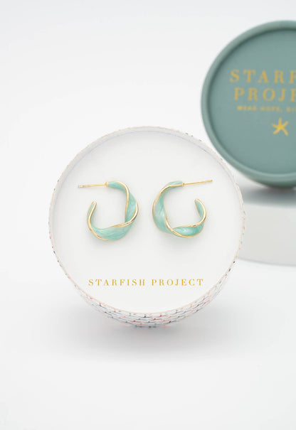 With a Twist Hoops in Mint - Recetas Fair Trade